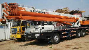 TELESCOPIC TRUCK CRANE